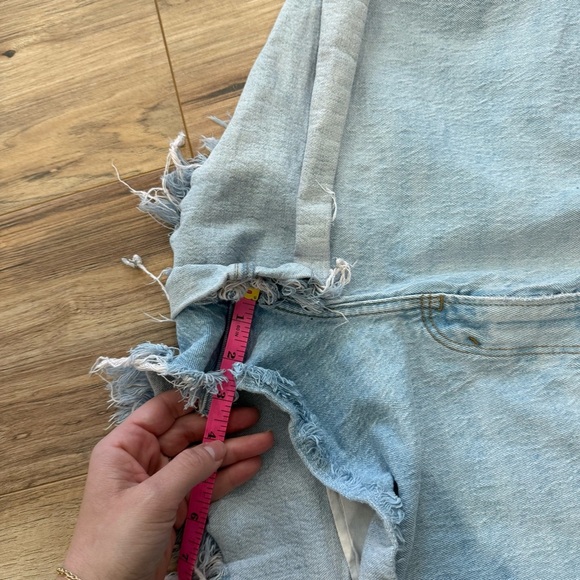 Abercrombie & Fitch Curve Love High Rise Mom Short - Picture 8 of 10